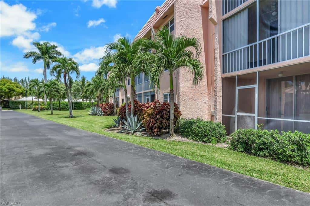 200 Forest Lakes Blvd #108, Naples, photo 4