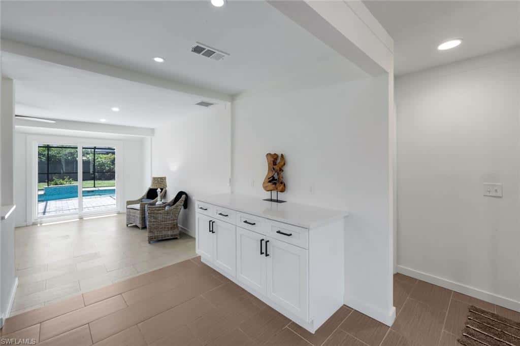 52 1st St, Bonita Springs, photo 6