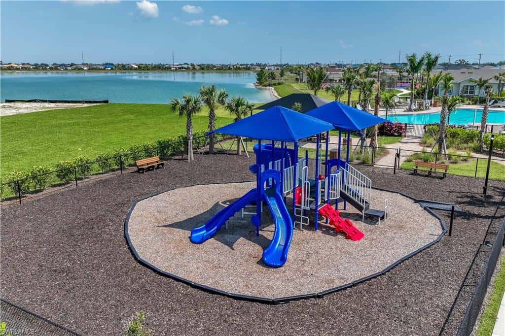 583 Spring Hill Lake Loop, Cape Coral, photo 17