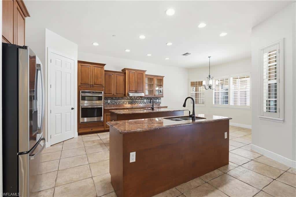 18241 Riverwind Dr, Alva, photo 7