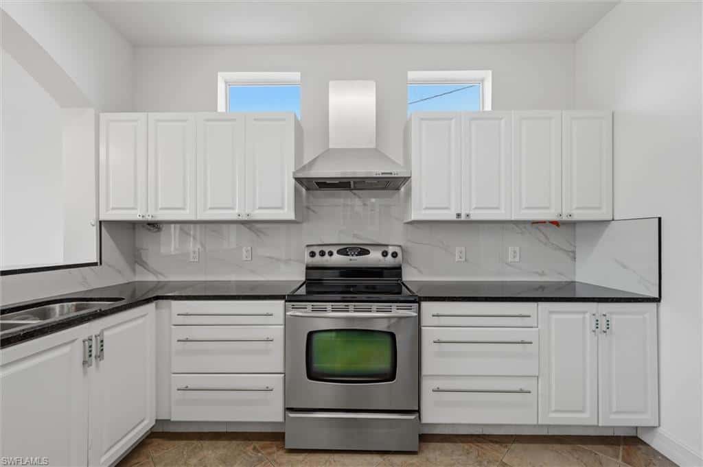 8088 Pennsylvania Blvd, Fort Myers, photo 5