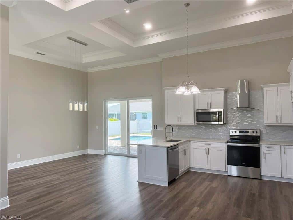 433 1st St, Cape Coral, photo 5