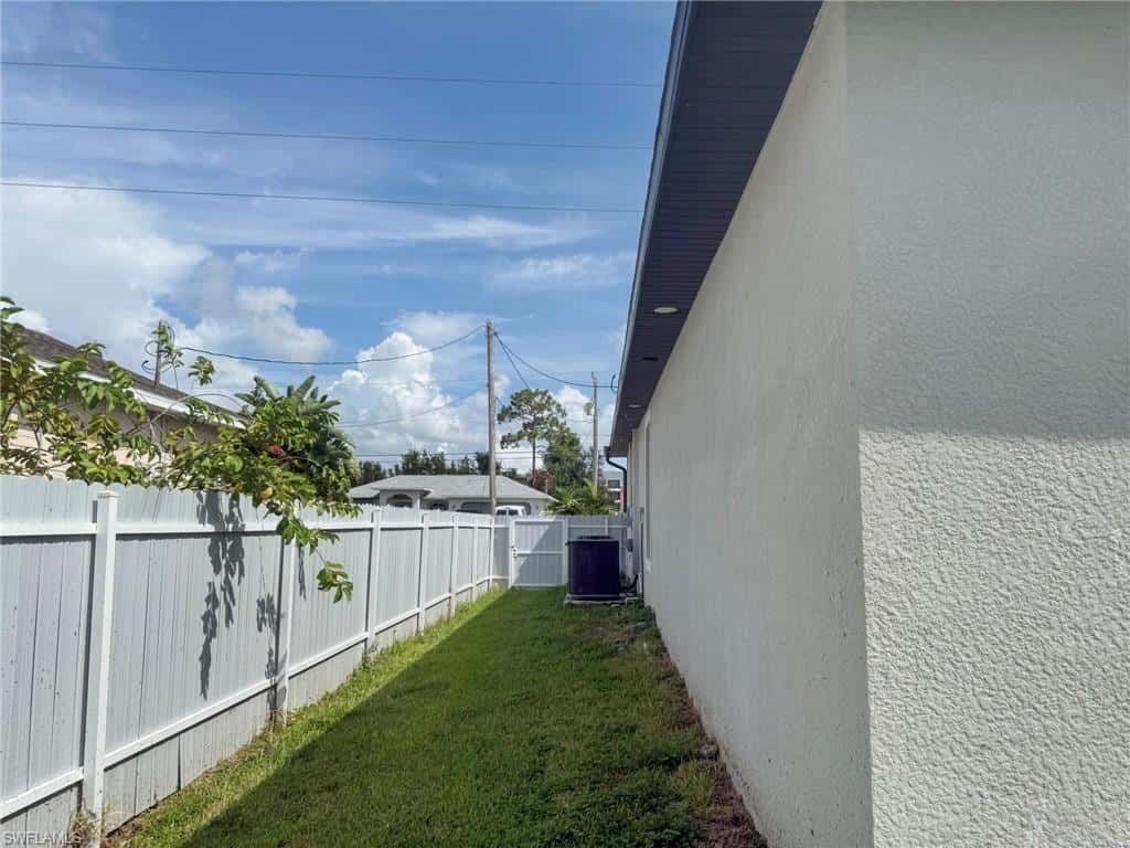 433 1st St, Cape Coral, photo 41