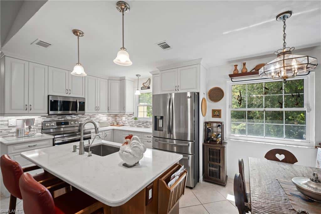 4472 Lake Heather Cir, St. James City, photo 9
