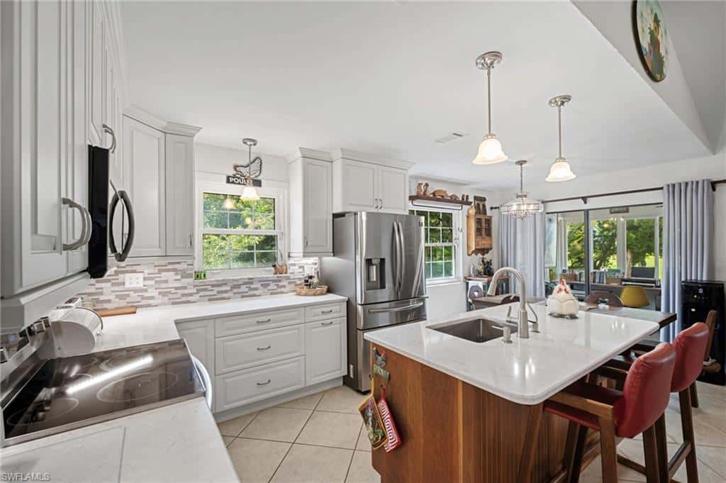 4472 Lake Heather Cir, St. James City, photo 11