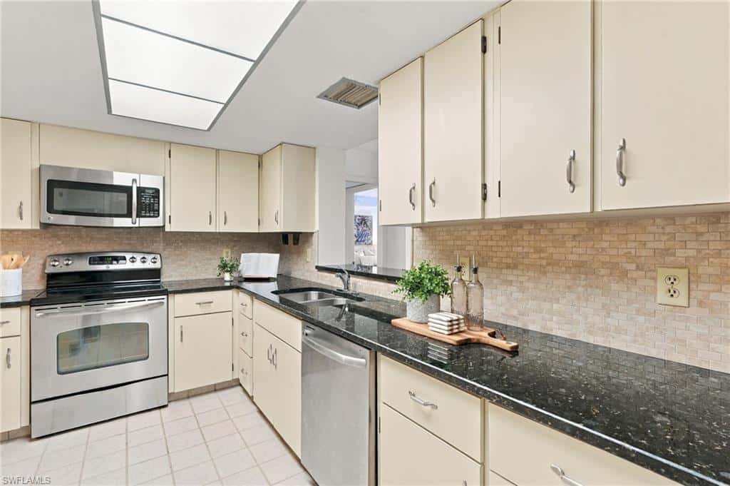 11030 Gulf Shore Dr #104, Naples, photo 6