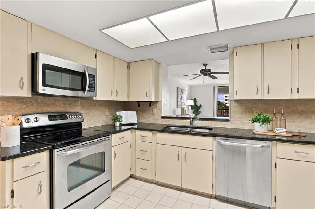 11030 Gulf Shore Dr #104, Naples, photo 22