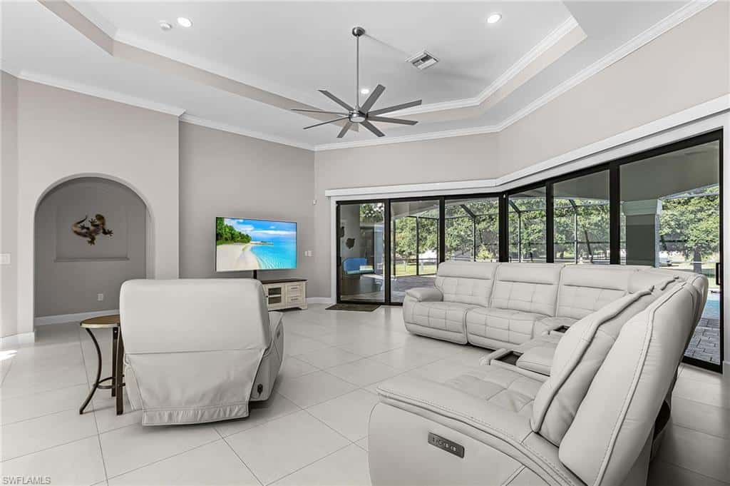 413 Edison Ave, Lehigh Acres, photo 5