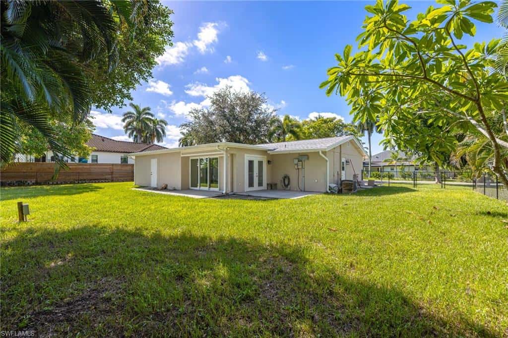1223 Biltmore Dr, Fort Myers, photo 36