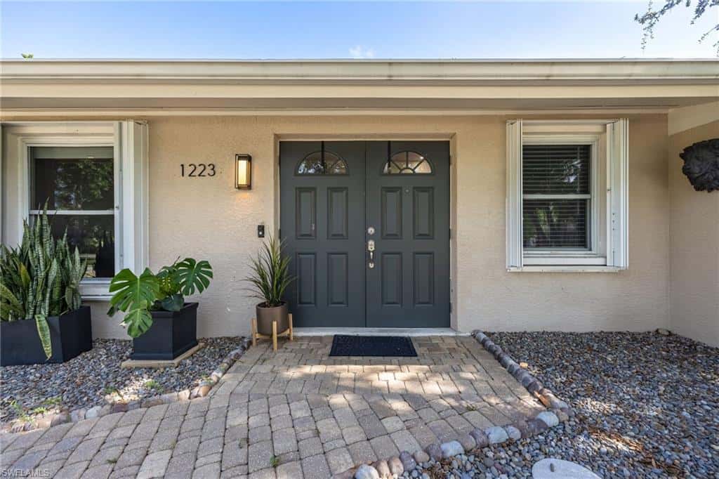 1223 Biltmore Dr, Fort Myers, photo 5