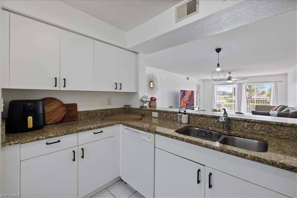 9660 Victoria Ln #206, Naples, photo 4