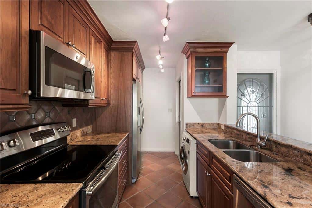 2121 Gulf Shore Blvd #203, Naples, photo 12