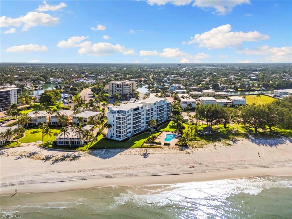 2121 Gulf Shore Blvd #203, Naples, photo 36