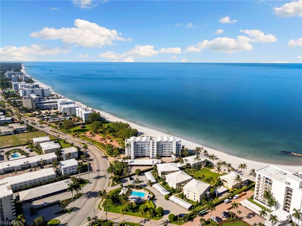 2121 Gulf Shore Blvd #203, Naples, photo 32
