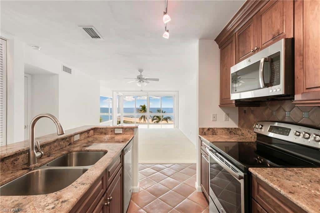 2121 Gulf Shore Blvd #203, Naples, photo 14