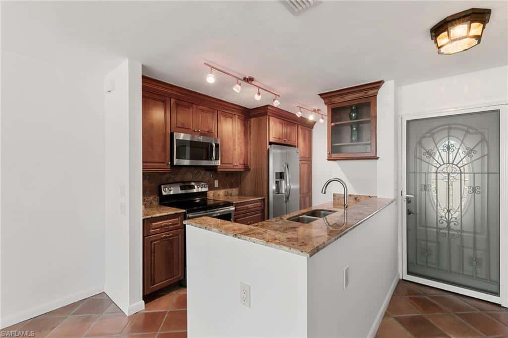 2121 Gulf Shore Blvd #203, Naples, photo 11