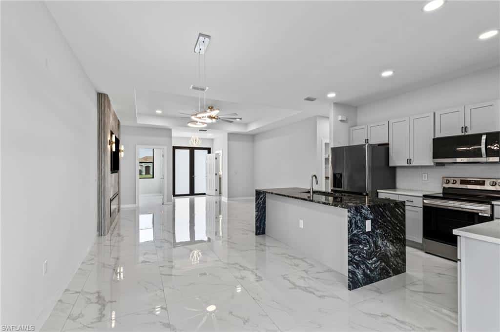 3921 40th Ln, Cape Coral, photo 17