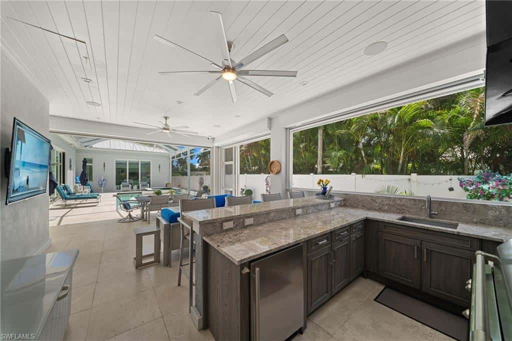665 10th St, Naples, photo 6