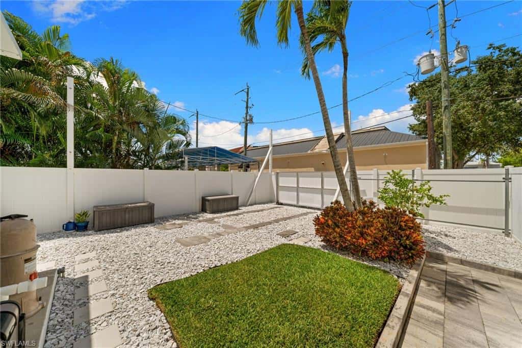 665 10th St, Naples, photo 33
