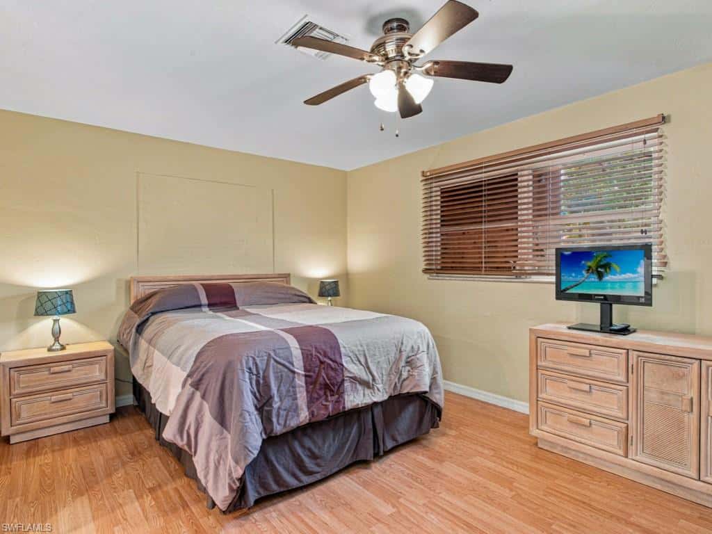 154 Hollyhock Ct, Marco Island, photo 5