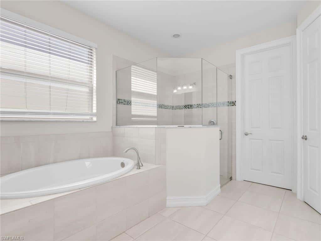 16382 Barclay Ct, Naples, photo 23