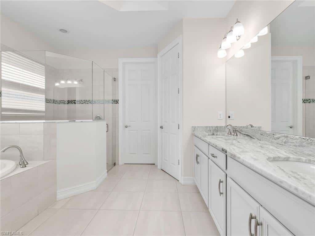 16382 Barclay Ct, Naples, photo 22