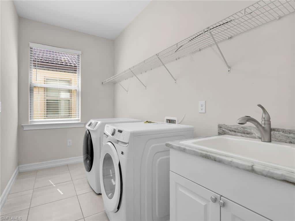 16382 Barclay Ct, Naples, photo 33