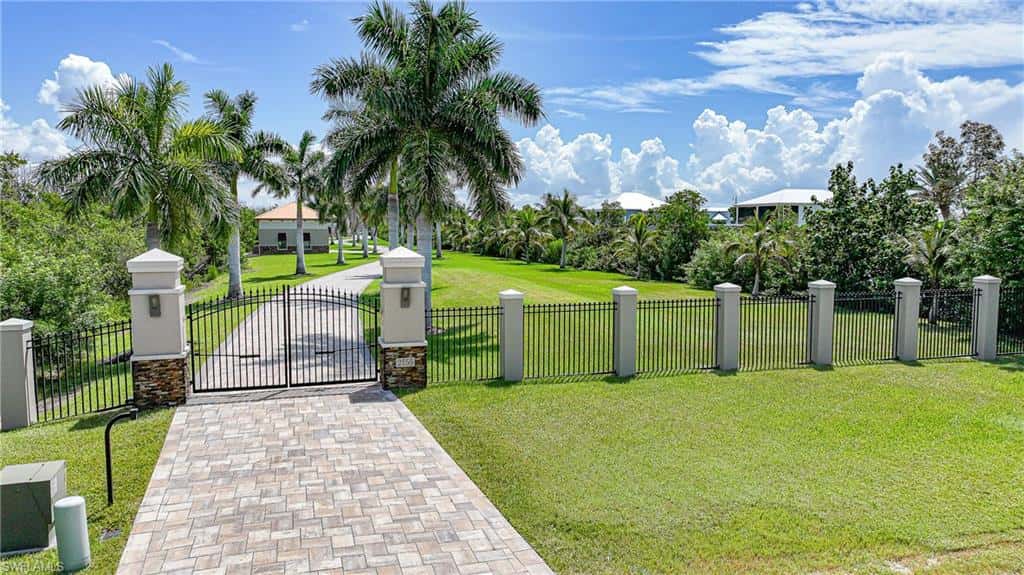2755 Cussell Dr, St. James City, photo 6