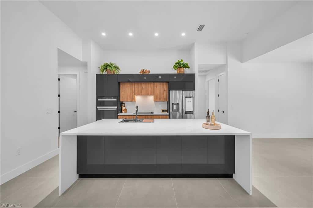 2012 Robert Ave, Alva, photo 5