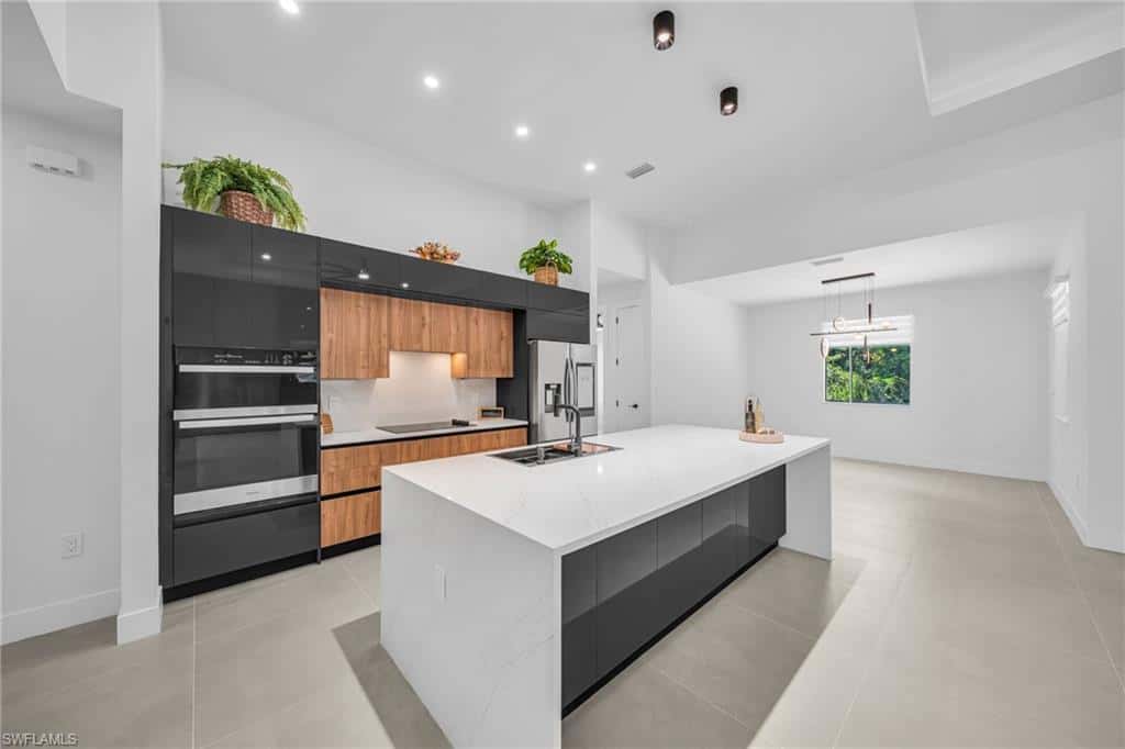 2012 Robert Ave, Alva, photo 4