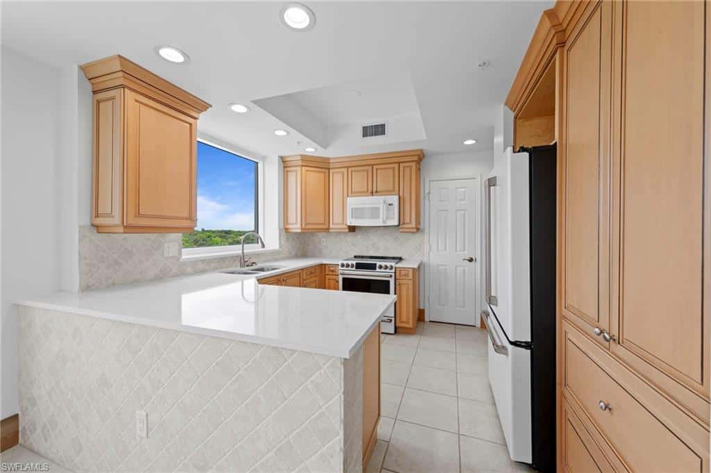 1001 Arbor Lake Dr #408, Naples, photo 17