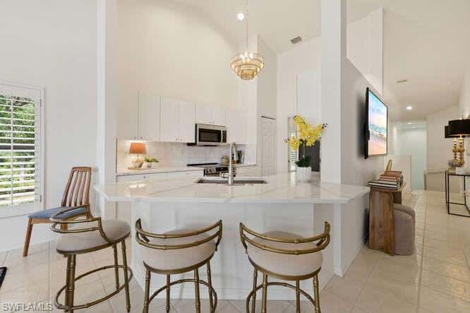 5300 Andover Dr #202, Naples, photo 4
