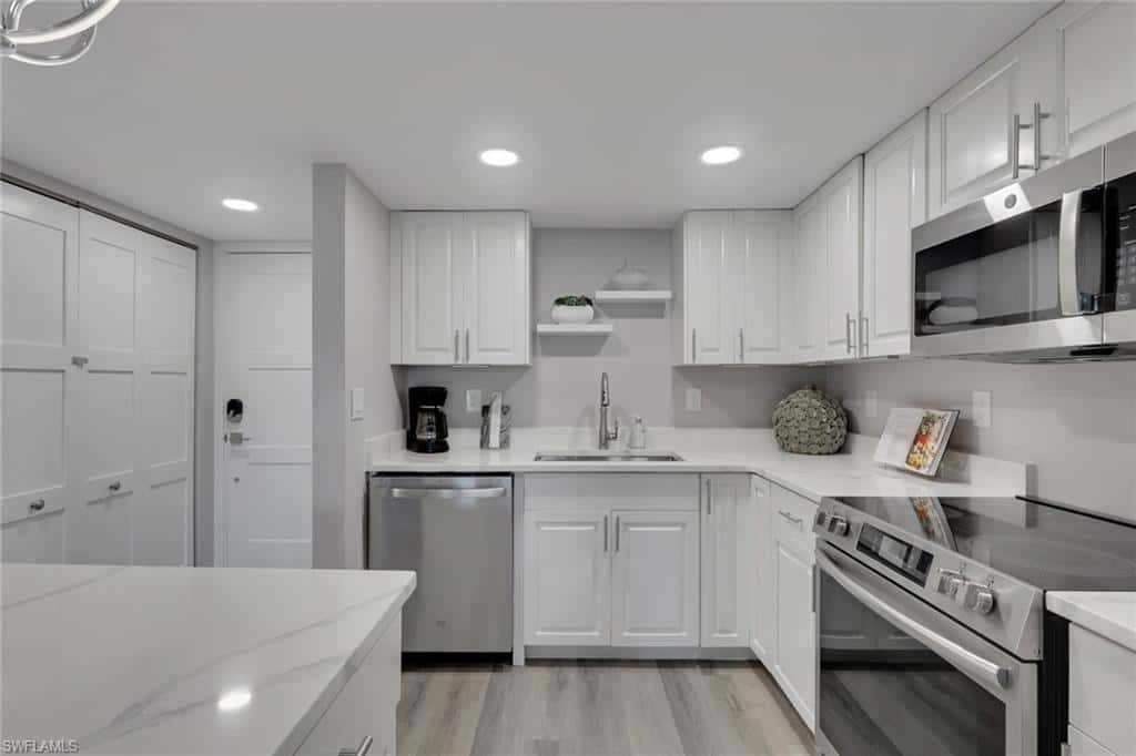 3 Bluebill Ave #107, Naples, photo 6