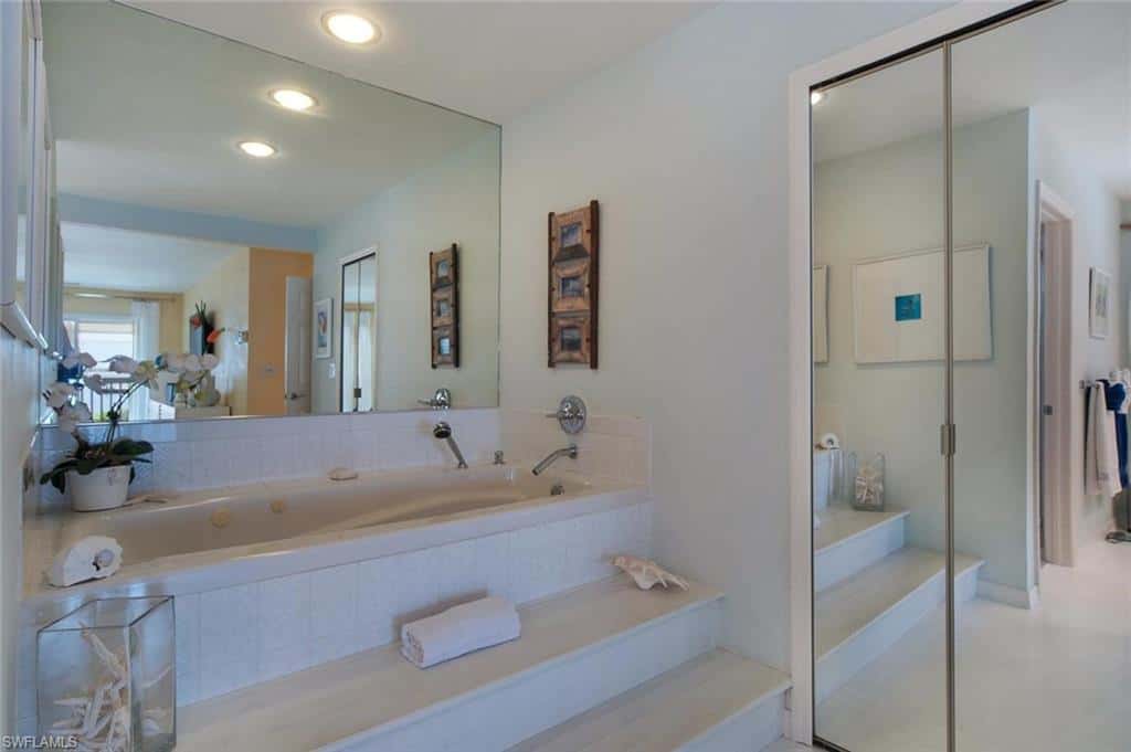 656 Coral Dr, Cape Coral, photo 18