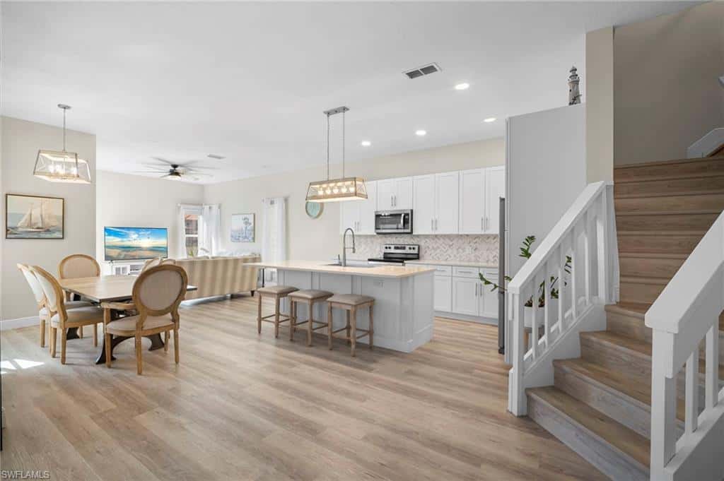 9049 Spring Mountain Way, Fort Myers, photo 6
