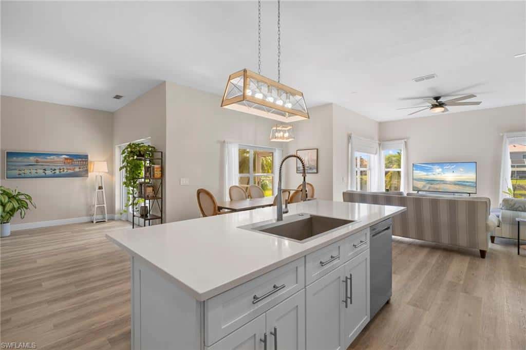 9049 Spring Mountain Way, Fort Myers, photo 12