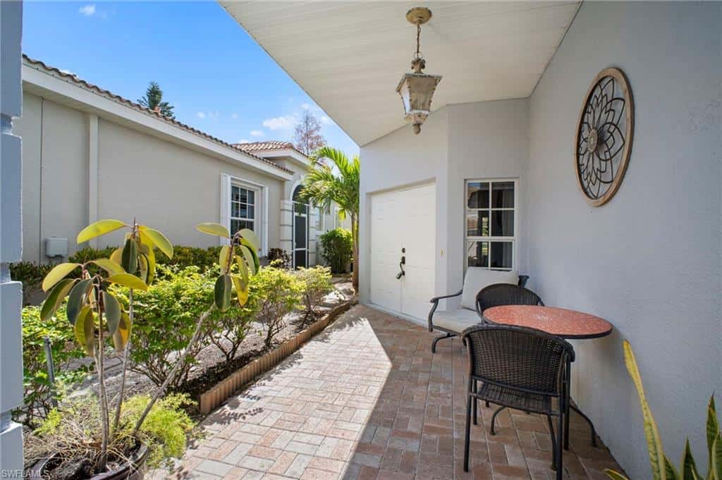 9049 Spring Mountain Way, Fort Myers, photo 4