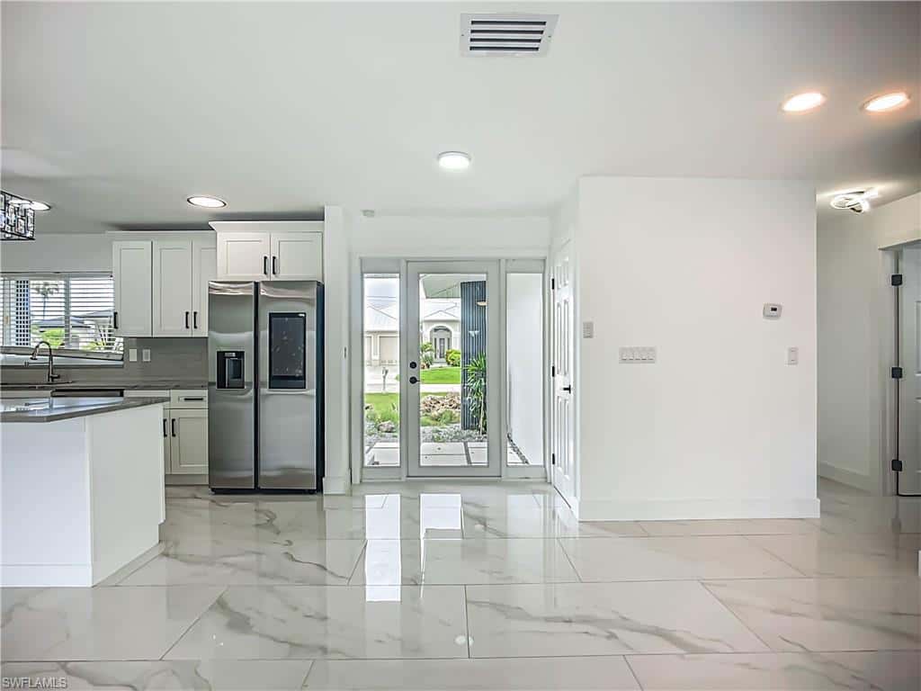 1428 Vendome Ct, Cape Coral, photo 5