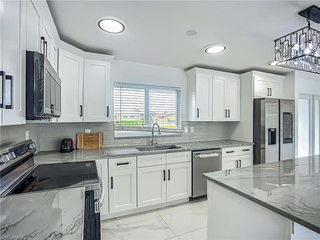 1428 Vendome Ct, Cape Coral, photo 9