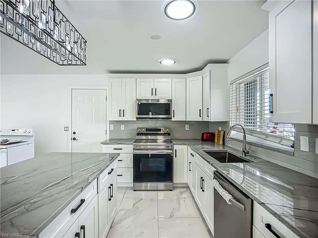 1428 Vendome Ct, Cape Coral, photo 11