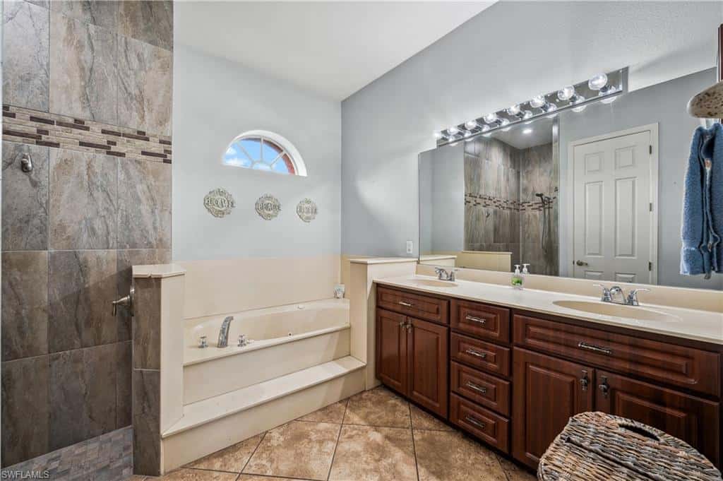 3319 5th Ter, Cape Coral, photo 10