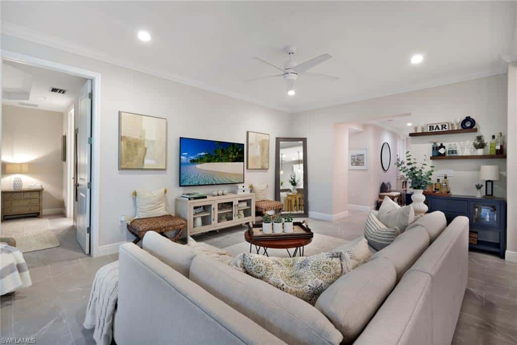2542 Seychelles Dr #702, Naples, photo 6