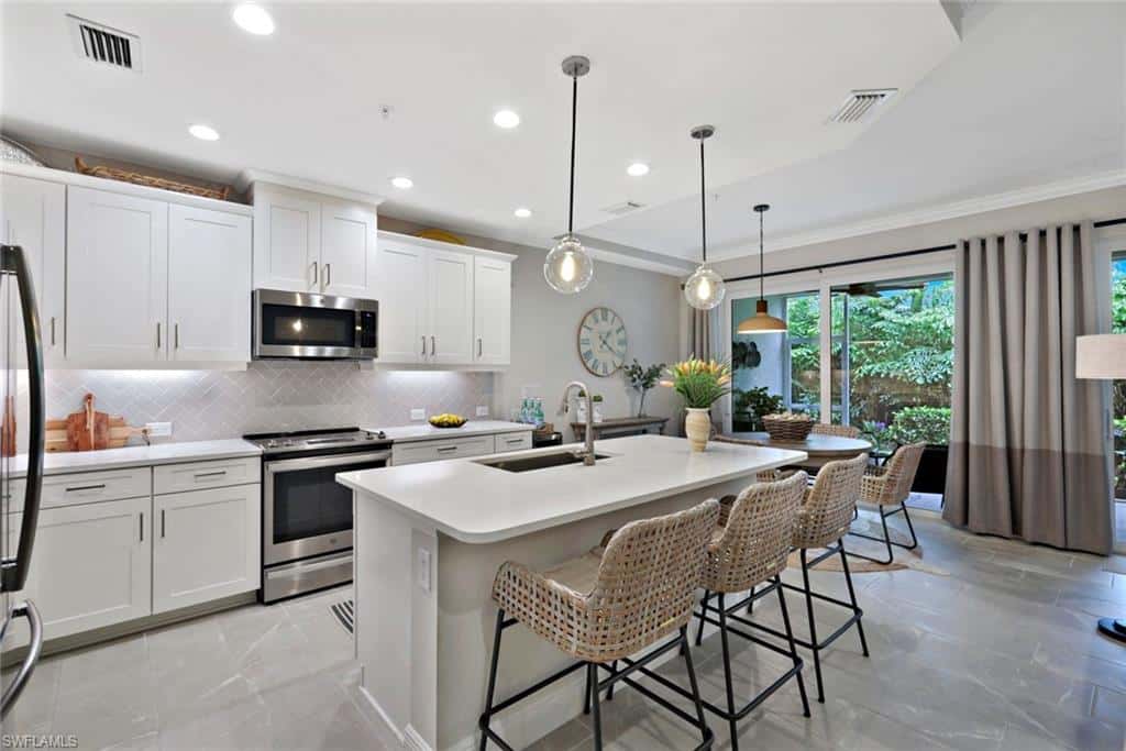 2542 Seychelles Dr #702, Naples, photo 4