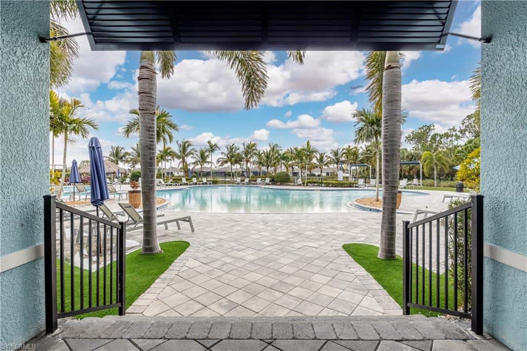 3286 Baravaldo Cir, Cape Coral, photo 42