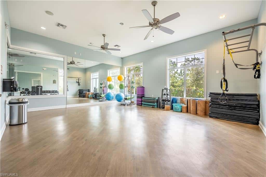 3286 Baravaldo Cir, Cape Coral, photo 47