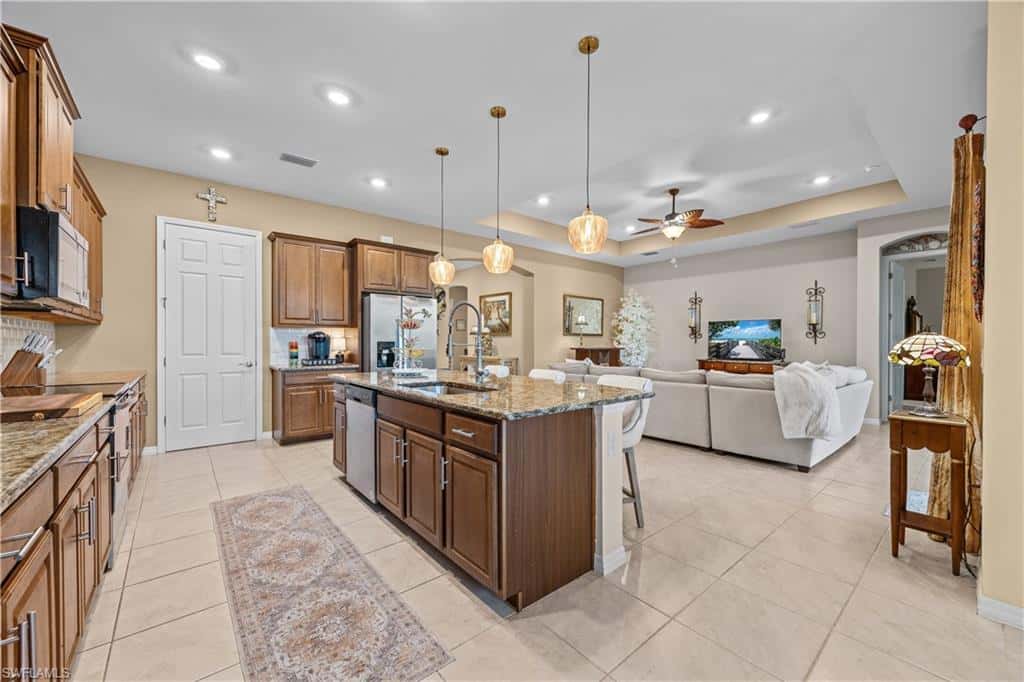 3286 Baravaldo Cir, Cape Coral, photo 9