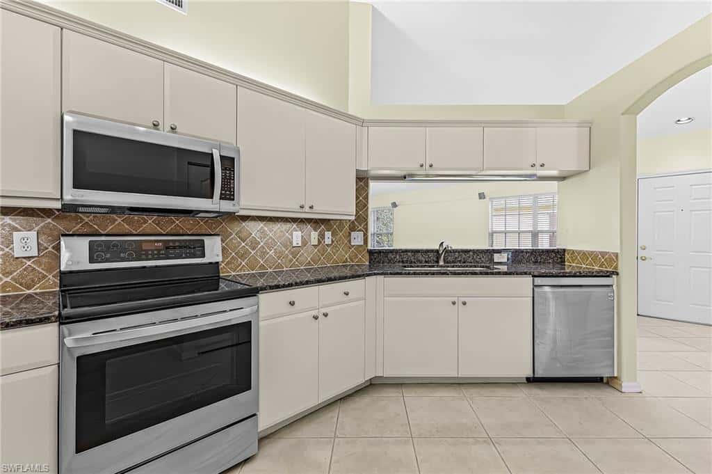 14994 Sterling Oaks Dr, Naples, photo 11