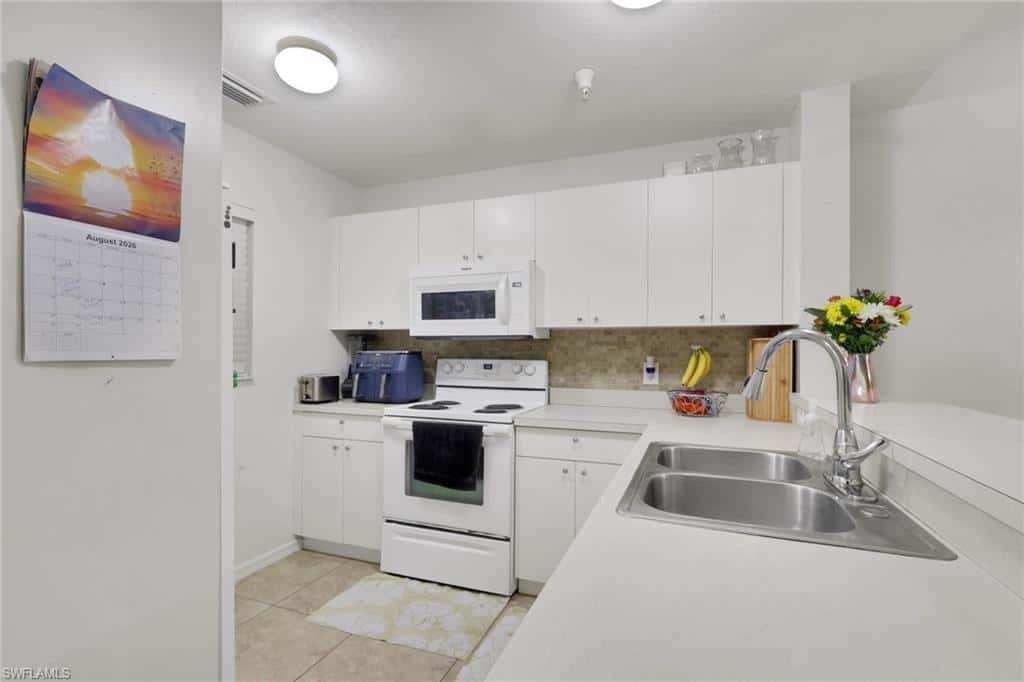 4520 Botanical Place Cir #204, Naples, photo 6