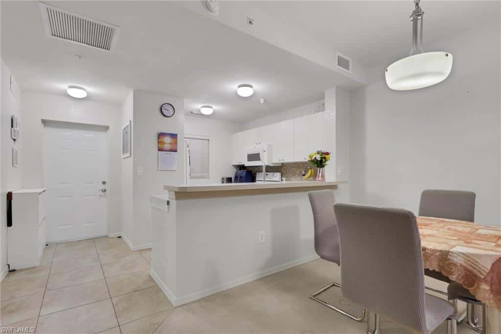 4520 Botanical Place Cir #204, Naples, photo 8