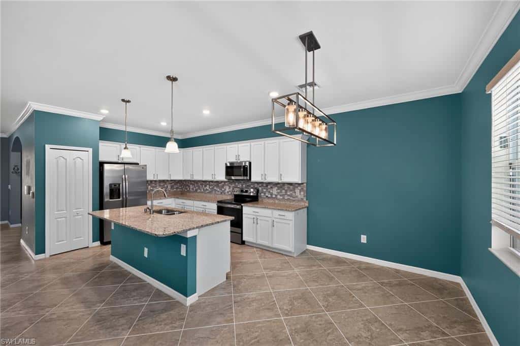4295 Bluegrass Dr, Fort Myers, photo 6